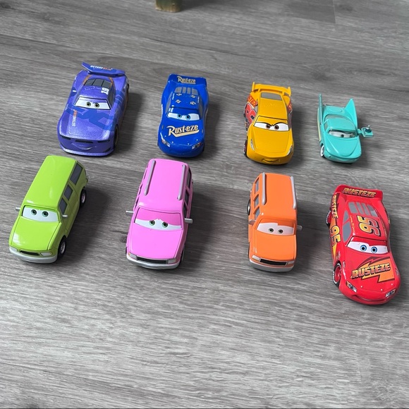 Disney Pixar Cars 8 Toy Car Lot!